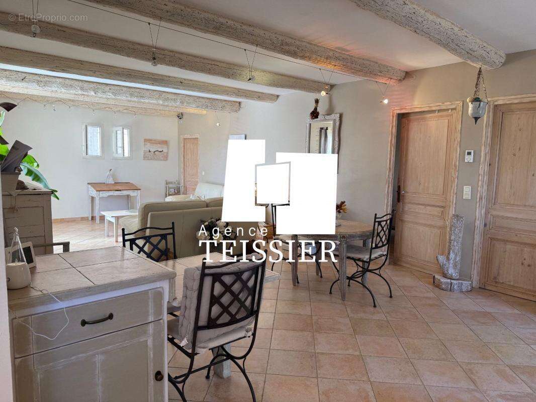 Ensemble immobilier - 2 maisons sur 4 150 m² - Les Vans (07 - photo 6