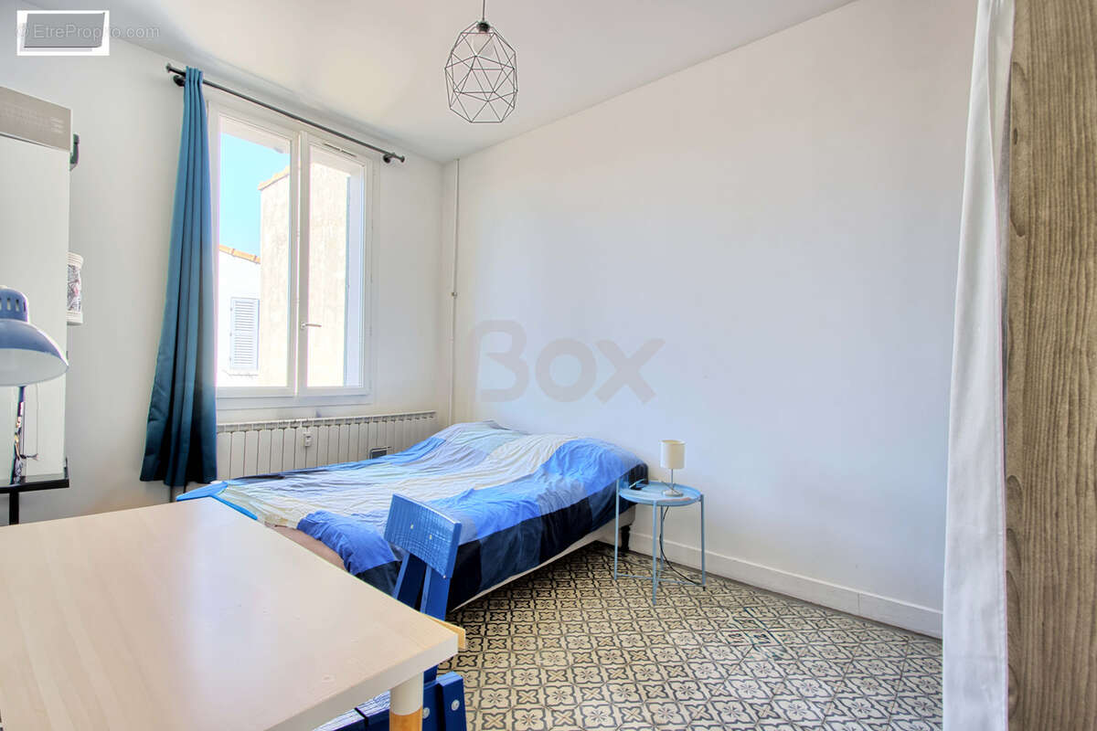 Toulon Haute Ville : Dans une très belle copropriété aux portes du jardin Alexandre Premier : Appartement en d - photo 2