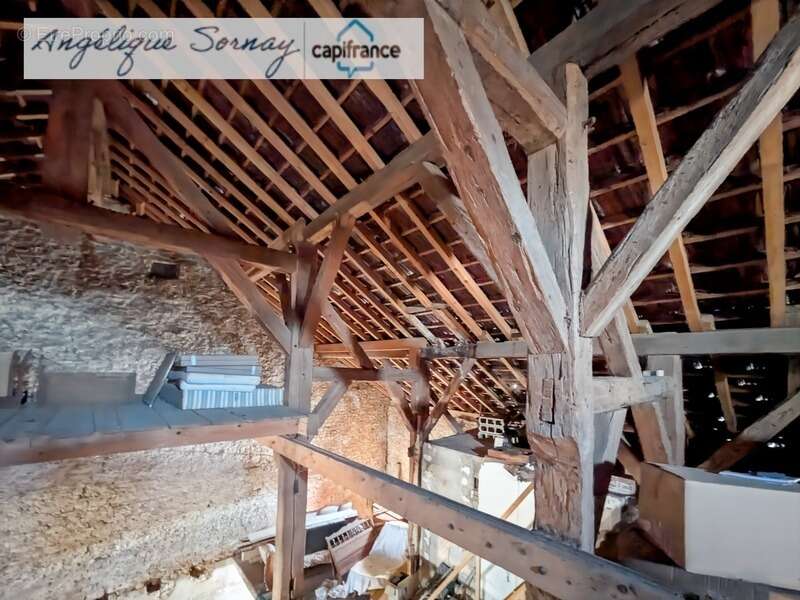 Maison familiale rénovée partiellement avec grange et vastes espaces – Jura BONLIEU - photo 23