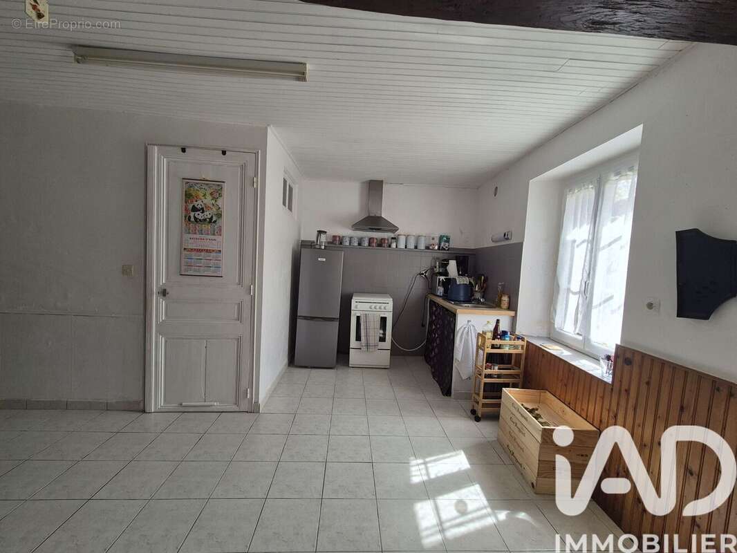Maison 96 m² à Argenton-Chateau  - photo 6