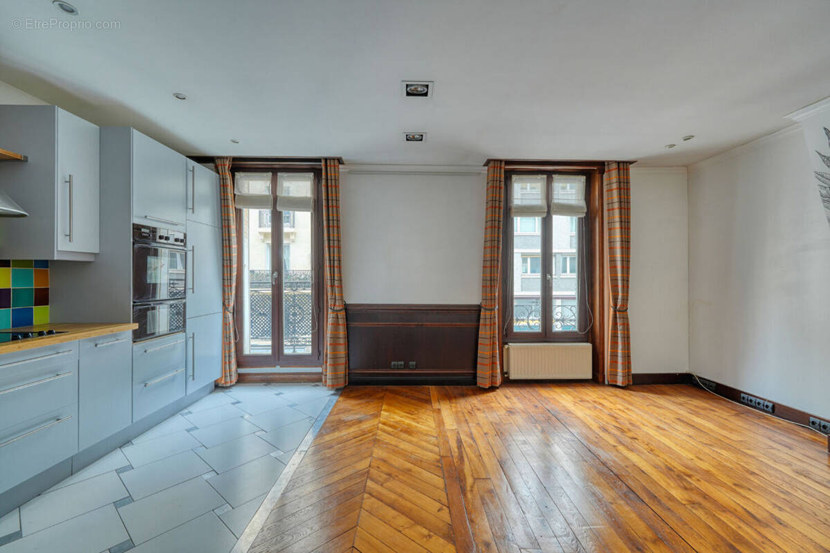Appartement à PARIS-15E