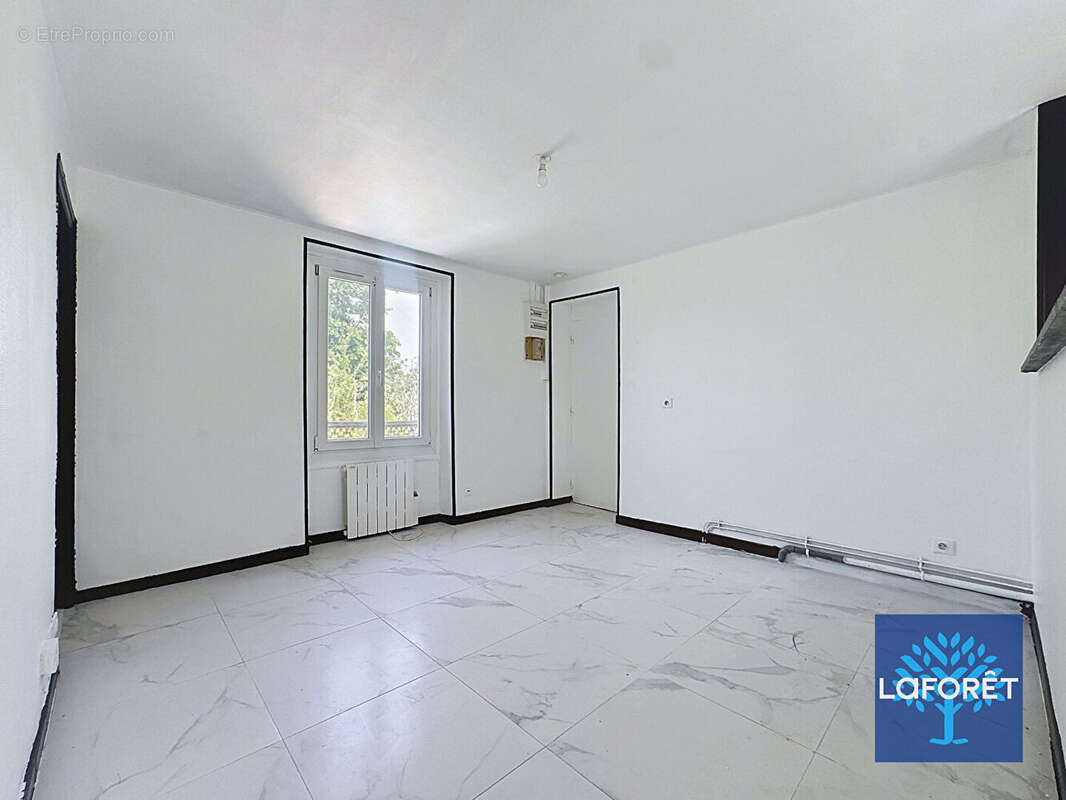 Appartement à CHILLY-MAZARIN