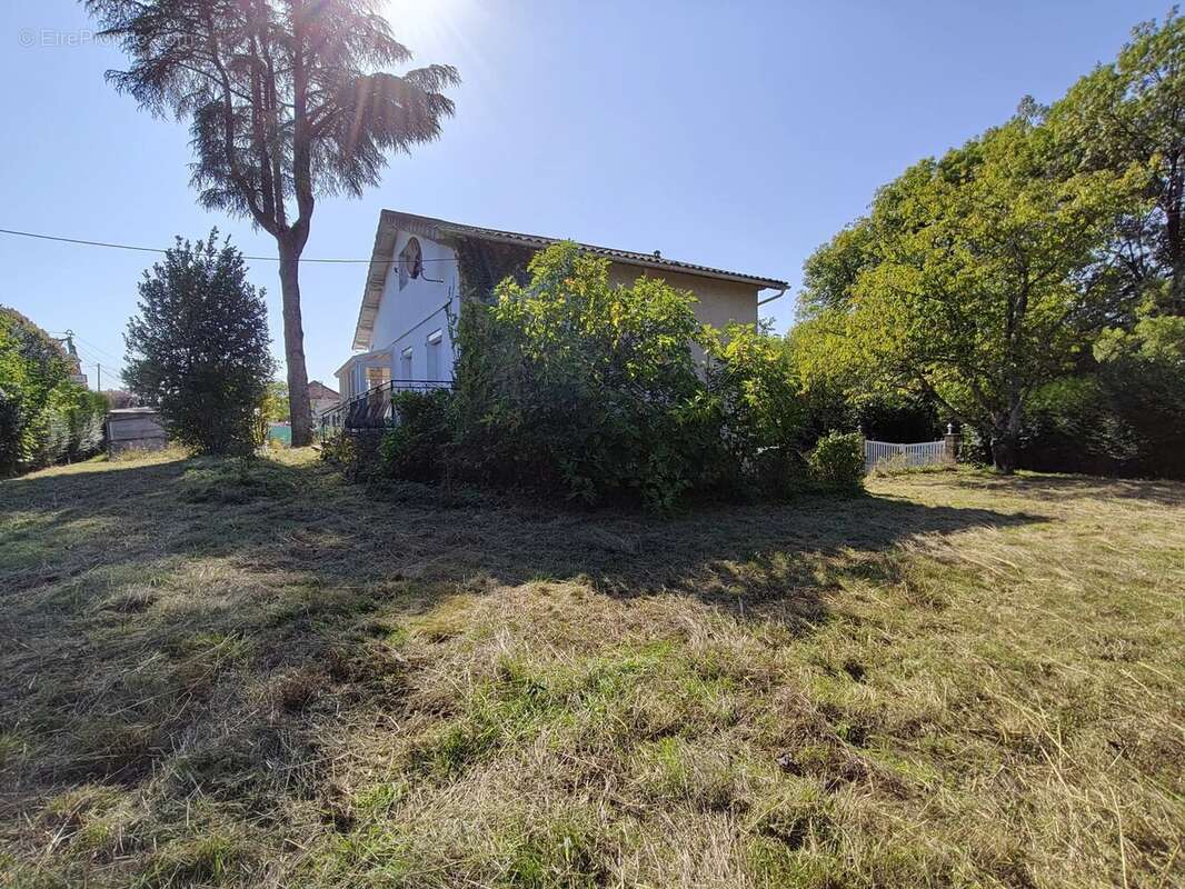 Maison à PIEGUT-PLUVIERS