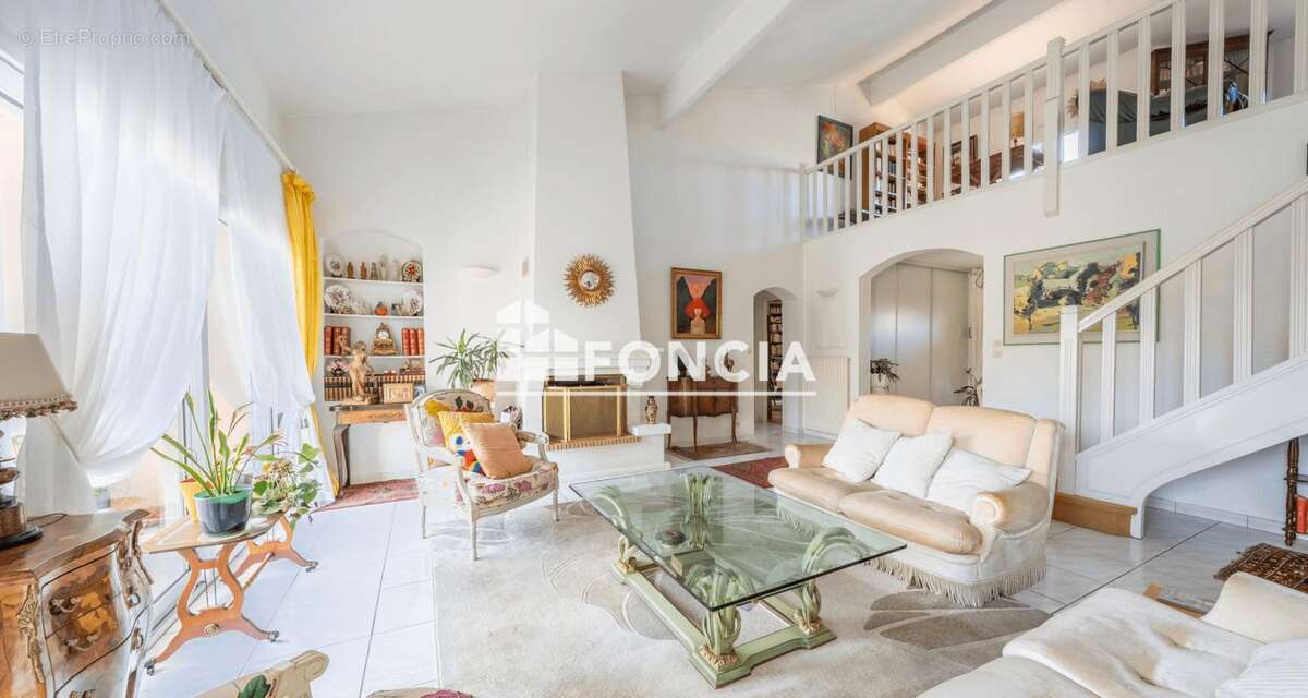 Maison à VILLENAVE-D'ORNON