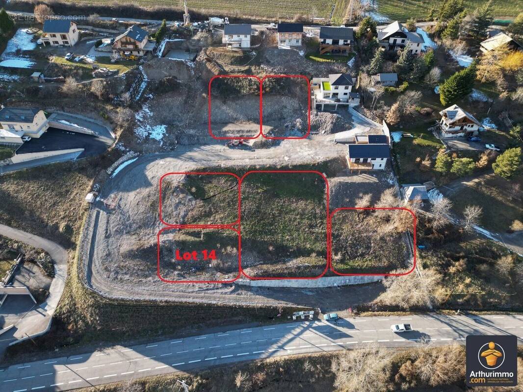 Terrain à CHATEAUROUX-LES-ALPES