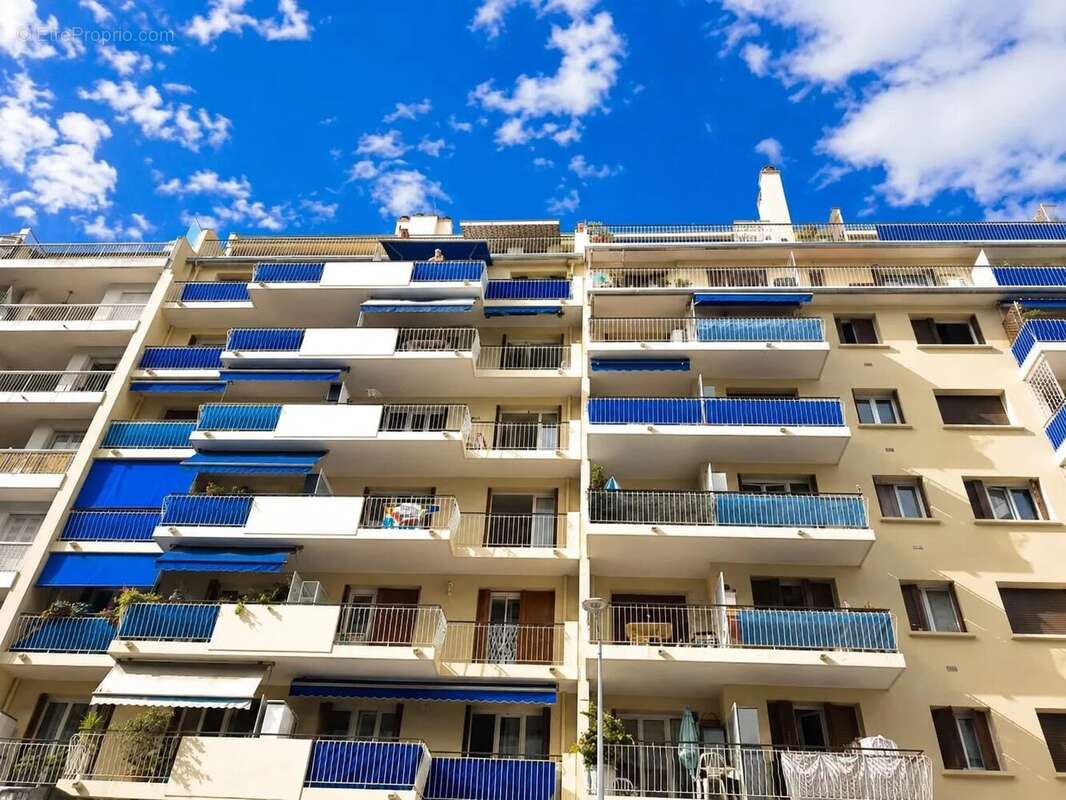 Nice  - 2/3 pieces - balcons - garage - cave - photo 9