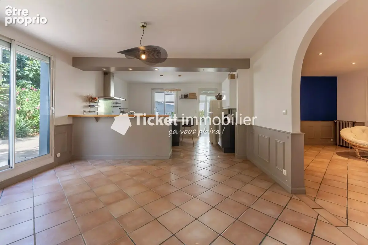 Maison de caractère 175m2 avec garage boxé - photo 2
