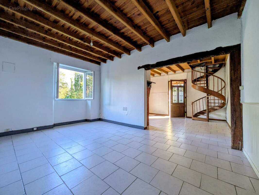 Maison à CAHUZAC-SUR-ADOUR