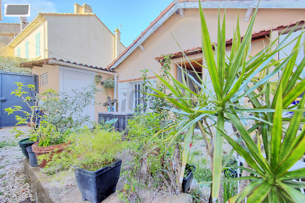 Maison à CARQUEIRANNE