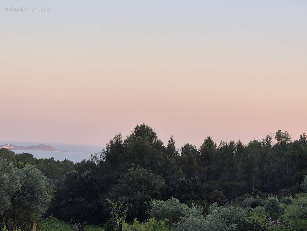 Terrain à BANDOL