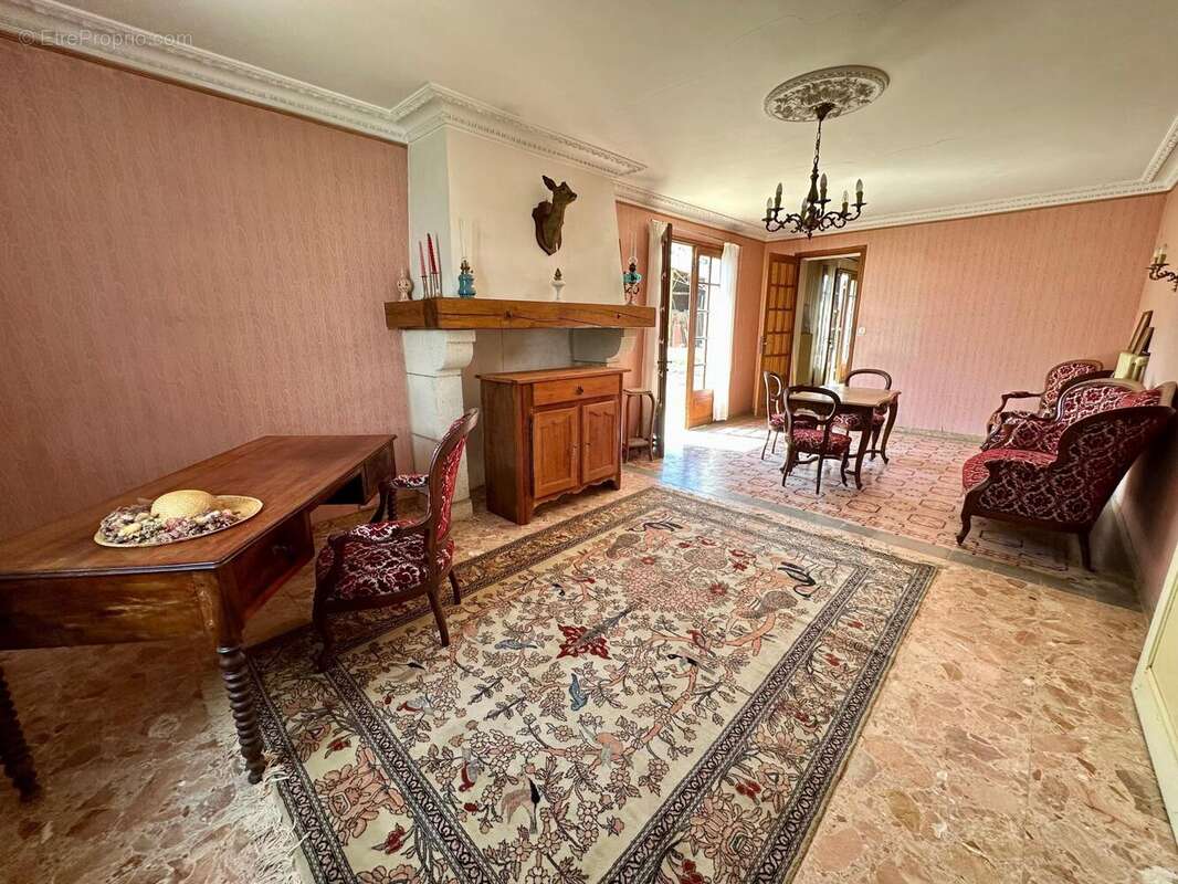 Maison 220 m² à Magnan  - photo 4