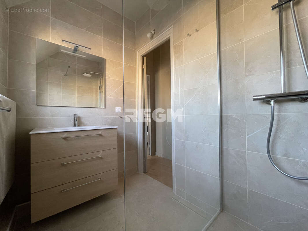 Paris 16éme   Victor Hugo / Dernier étage avec terrasse - photo 18