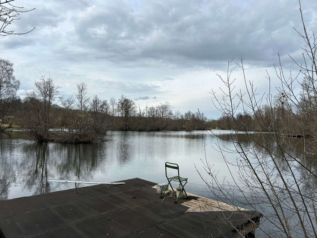 Terrain à MAREUIL-CAUBERT
