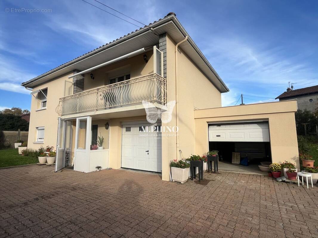 Maison à SAINT-JUNIEN