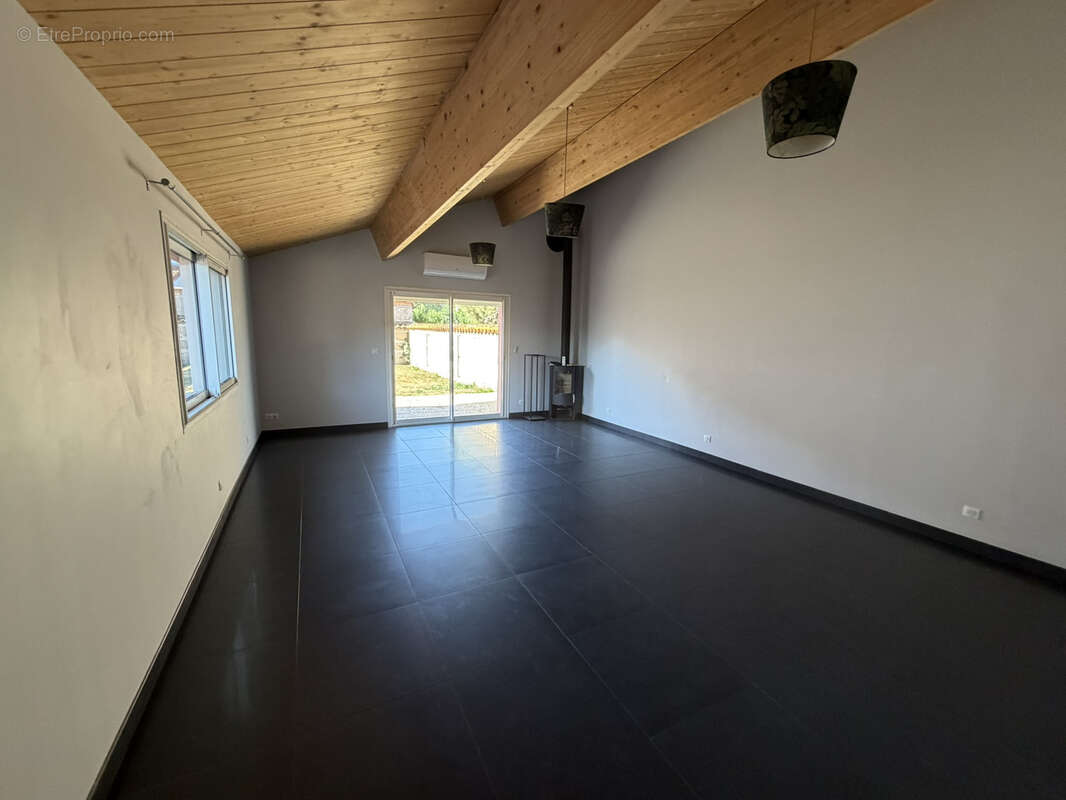 Villa de trois chambres proche du centre ville 104 m2 - photo 3