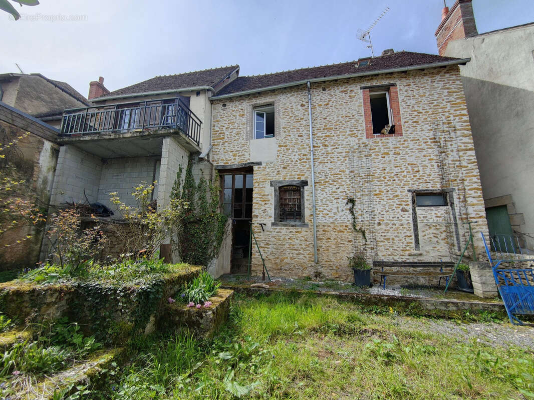 Maison à LA CHATRE