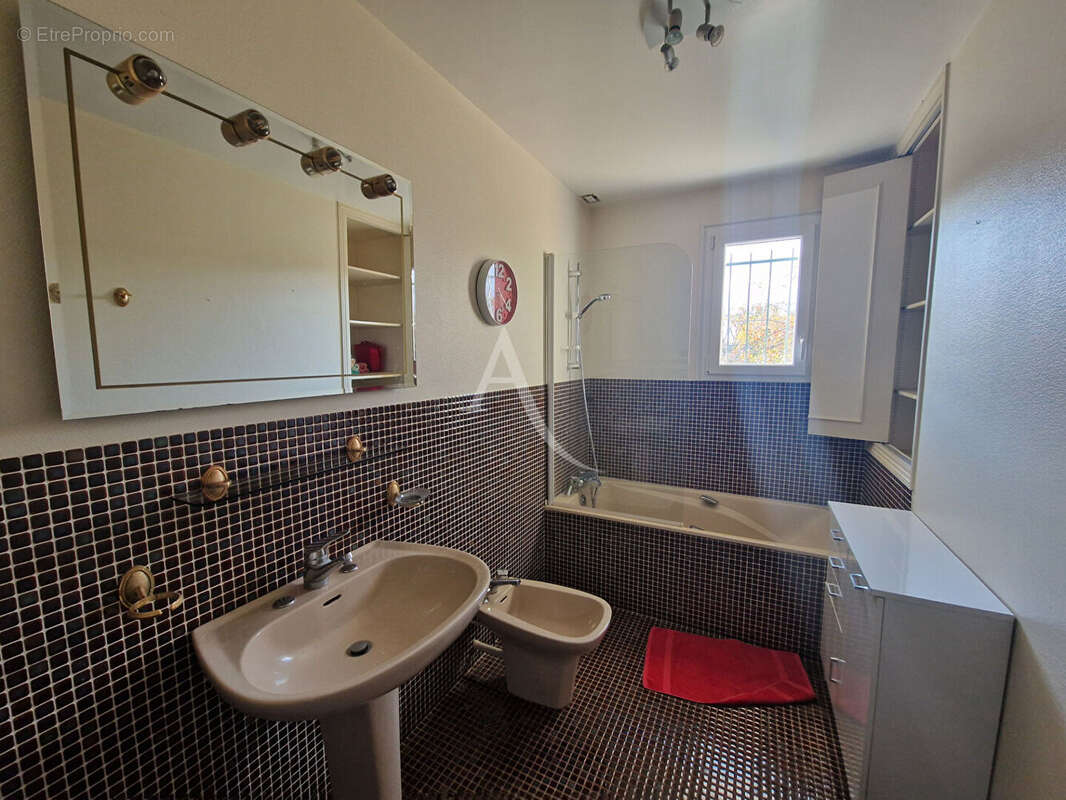 Maison à BONCHAMP-LES-LAVAL