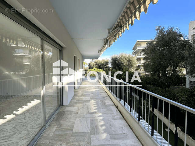 Appartement à ROQUEBRUNE-CAP-MARTIN