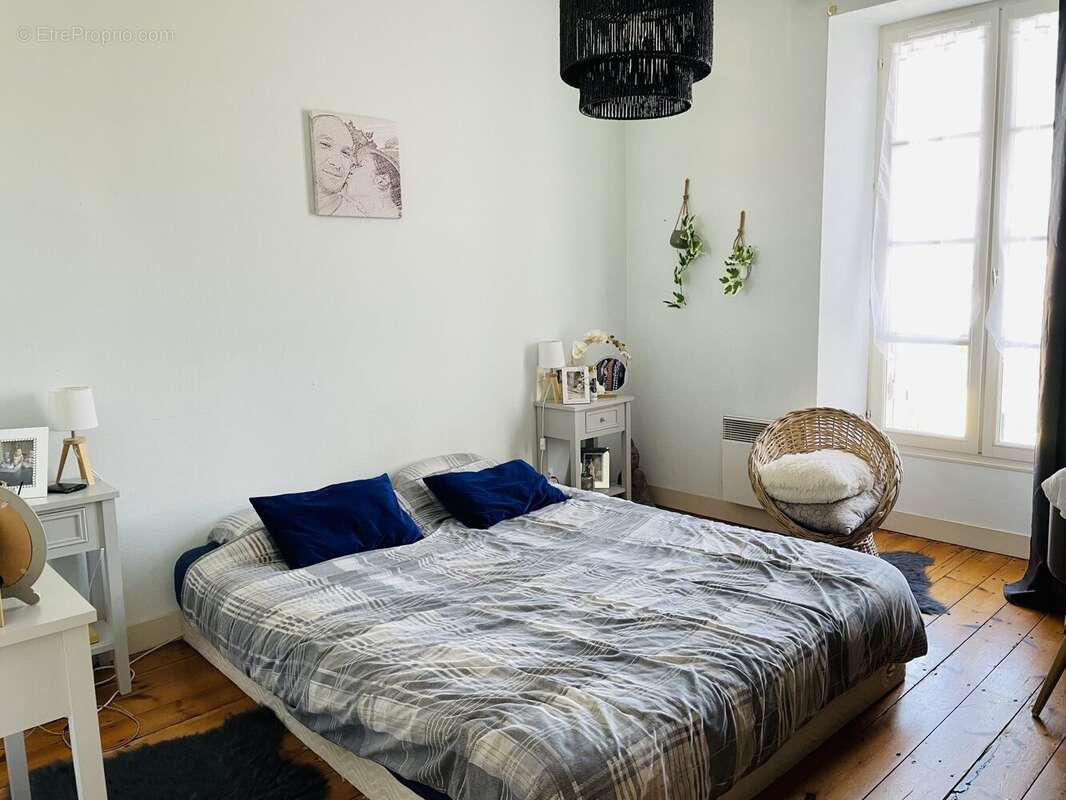 Maison 220 m² à Gemozac  - photo 8