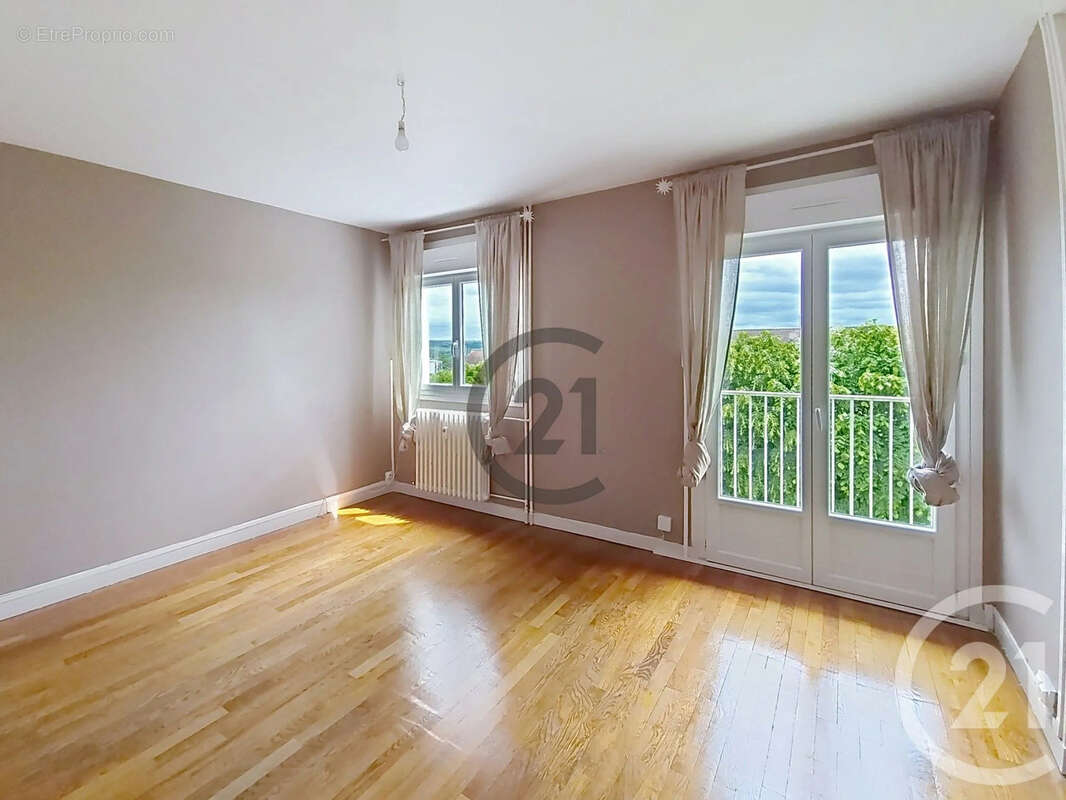 Appartement 81 m² à Auxerre  - photo 2