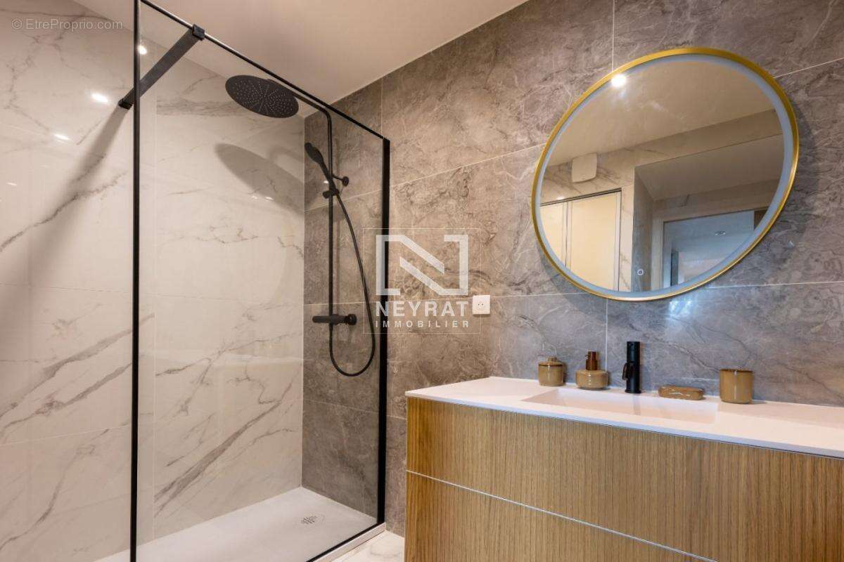 Magnifique t2 refait a neuf - pieds dans l'eau - opportunite rare - photo 6