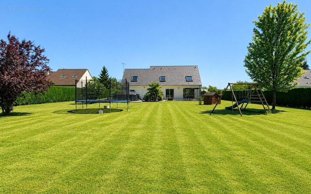 Maison à BONNETABLE