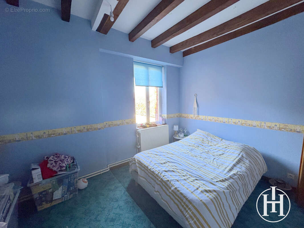 Maison à AINAY-LE-CHATEAU