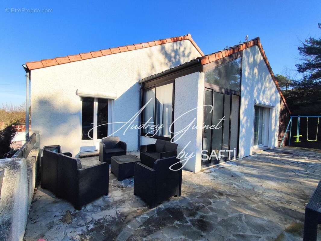Photo 2 - Maison à SAINT-GEORGES-LES-BAILLARGEAUX