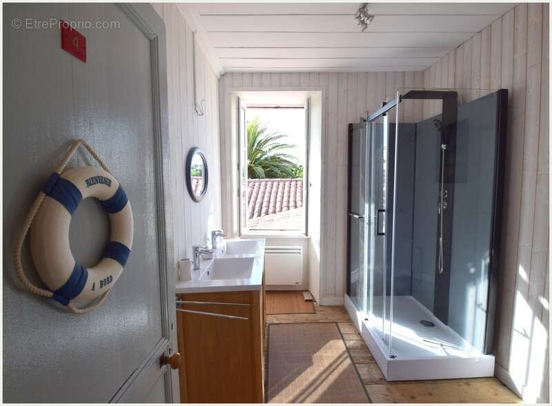 Maison à vendre 5 pièces SAINT CLEMENT DES BALEINES (17), 3 chambres, belle réception - photo 11