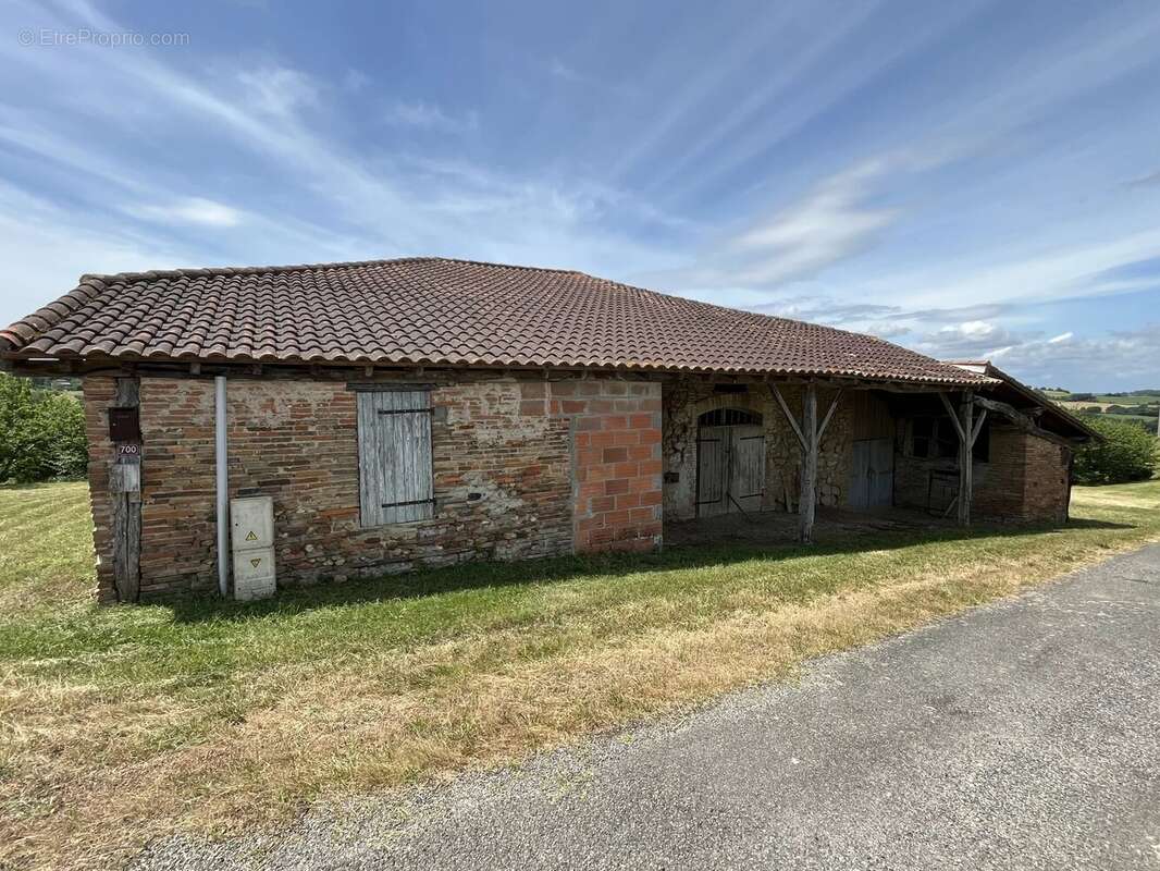 10 km de rieumes- ferme & grange - photo 4