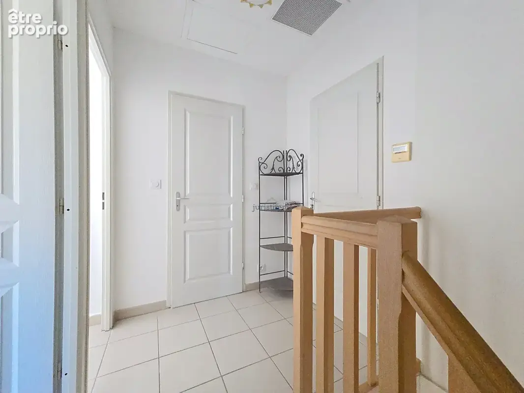 Charmante maison avec 3 chambres, jardin arboré et climatisation. - photo 6