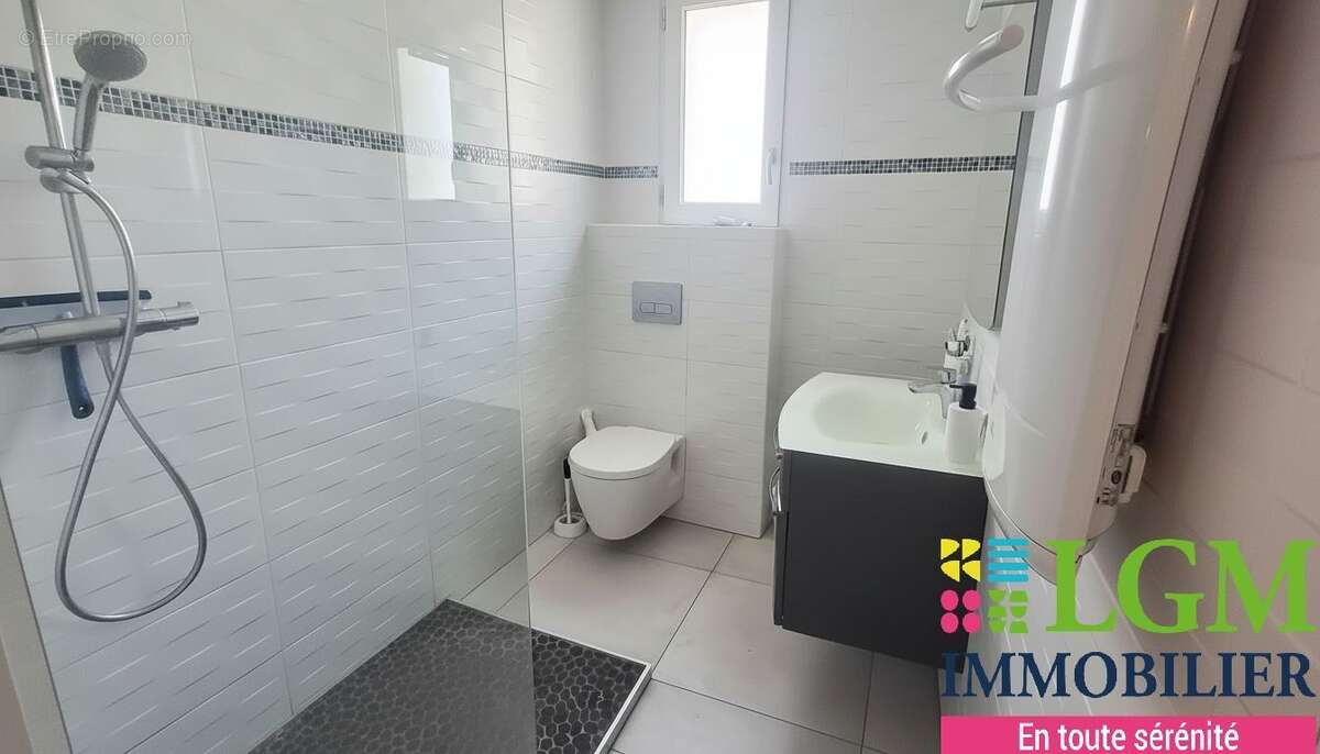 Maison de village rénovée à Marsillargues – DPE B – Prête à poser vos valises ! - photo 5