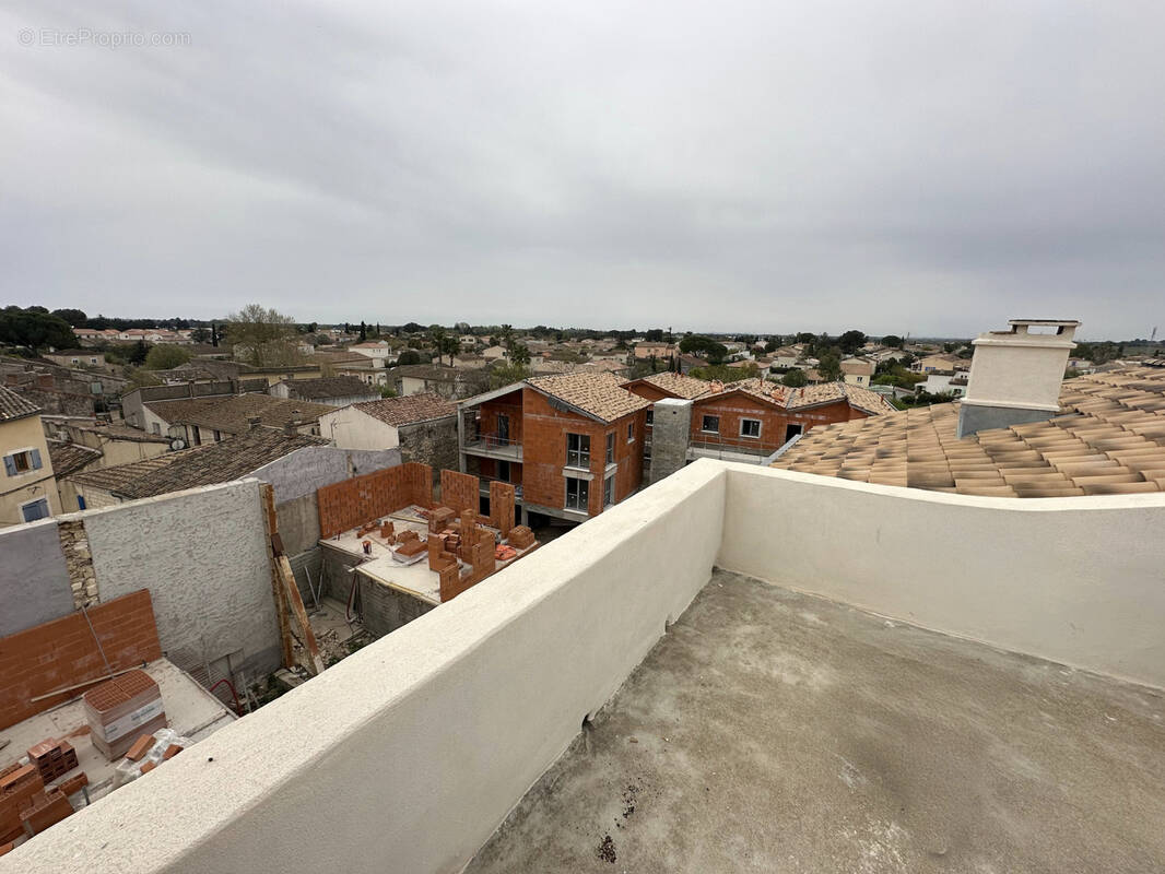 Appartement à VALERGUES