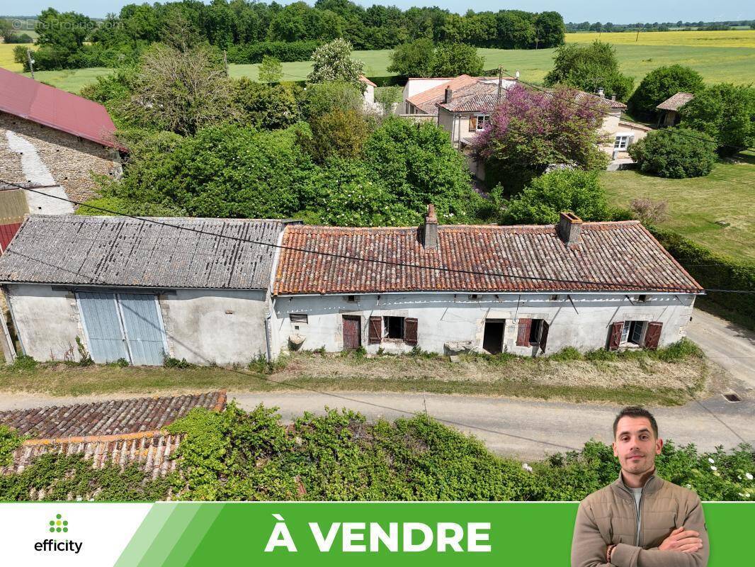 Maison à SOMMIERES-DU-CLAIN