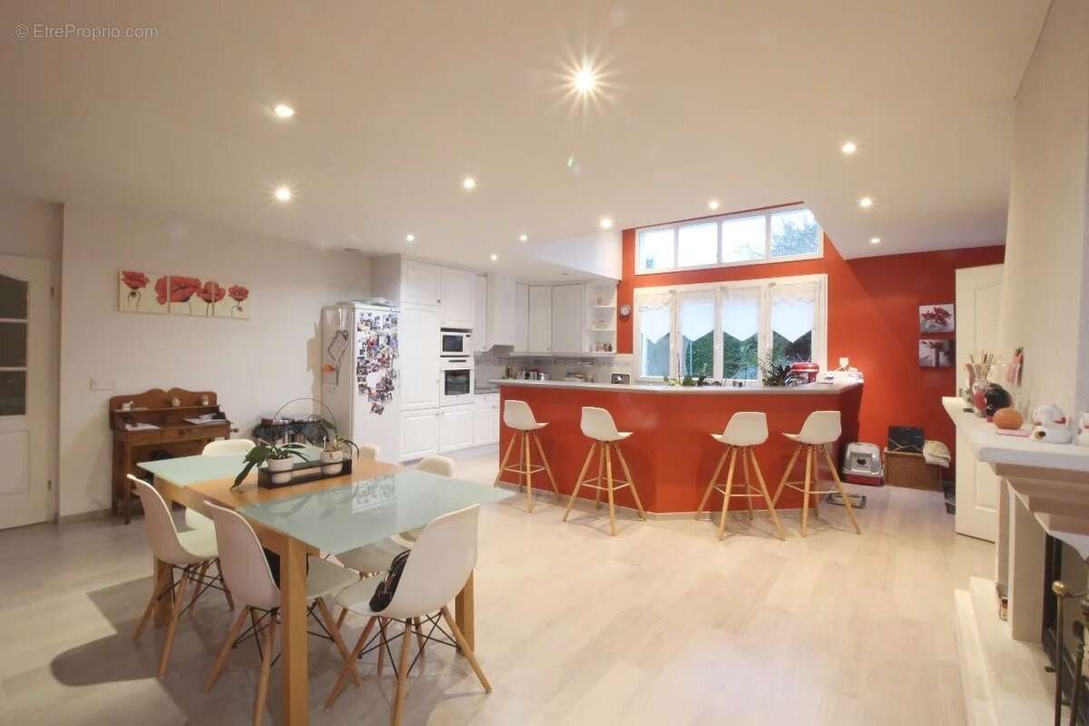 Maison à OZOIR-LA-FERRIERE