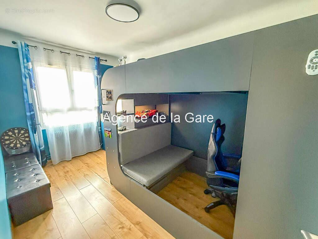 Appartement à SARTROUVILLE