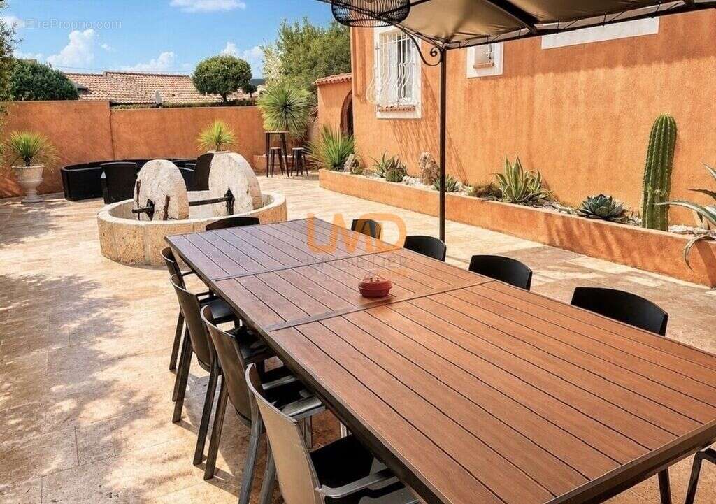 Saint Maximin: maison T5 + studio + dépendance - photo 7