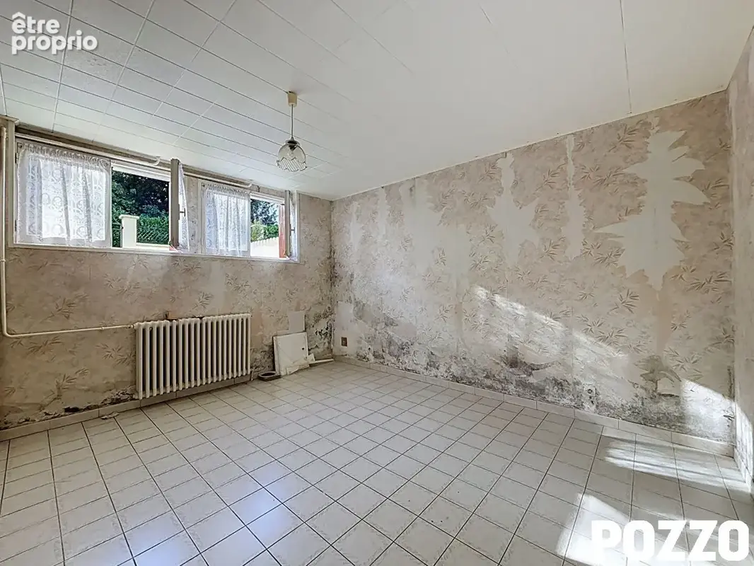 A vendre - pavillon sur sous sol centre bourg de torigni-sur-vire !!! - photo 12