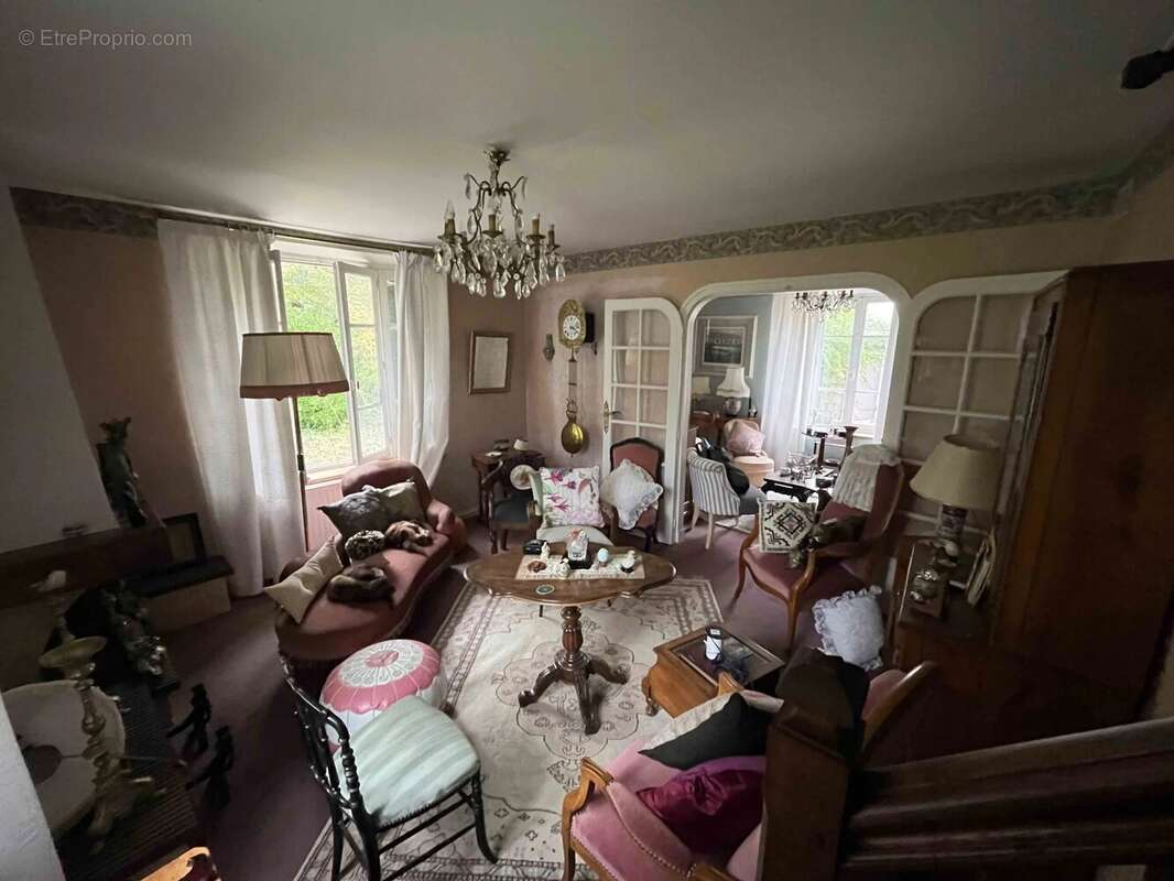 Maison à DAMPIERRE-EN-YVELINES