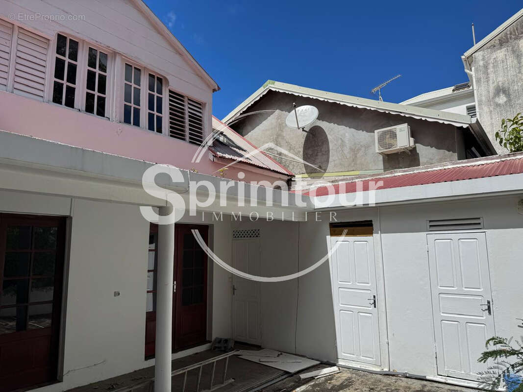 Maison à BASSE-TERRE
