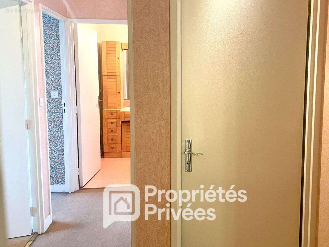 Appartement 69 m2, 3 pièces, balcon, cave, parking - photo 8