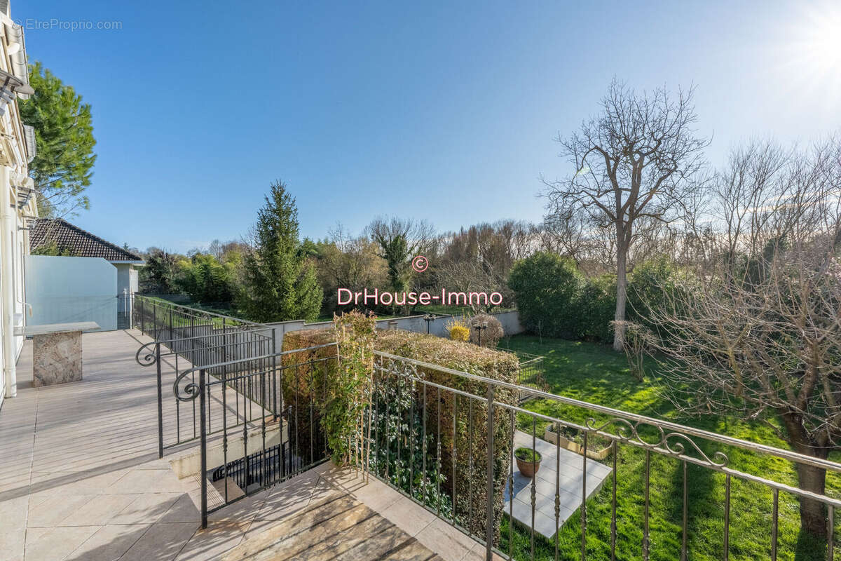 Maison à VAUX-SUR-SEINE