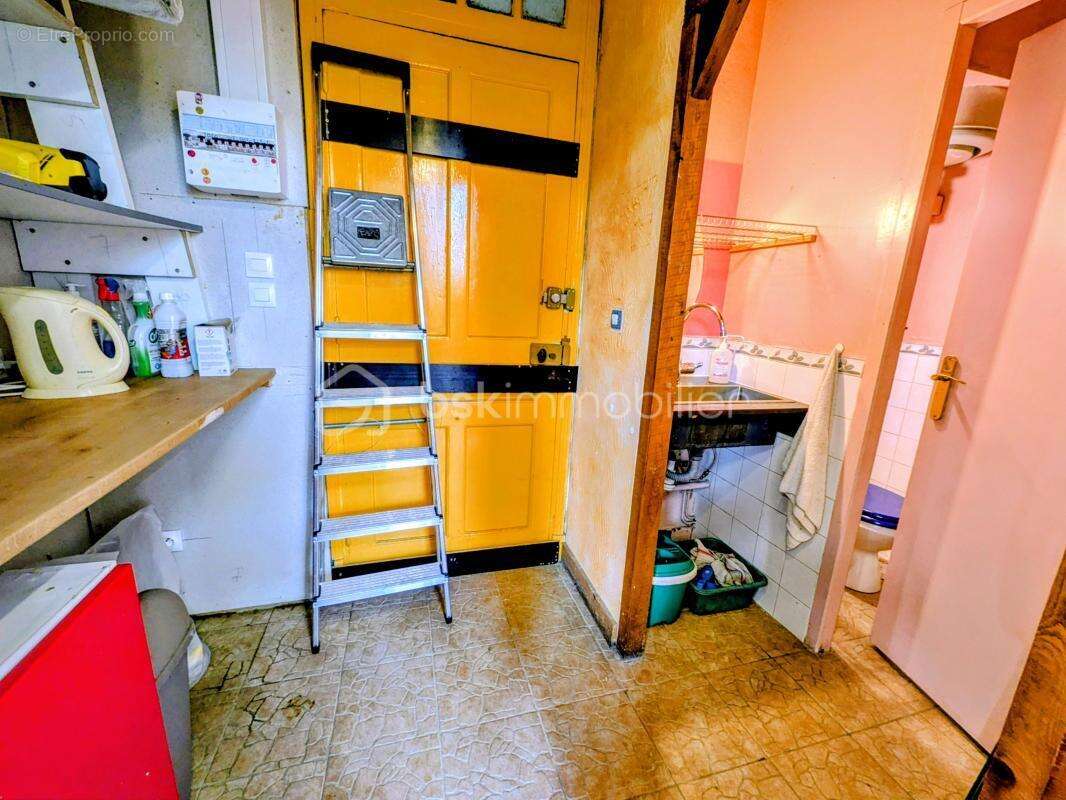 Local commercial 51 m² TOUS COMMERCES – Entrée de ville – Parking gratuit – Fort passage - photo 6