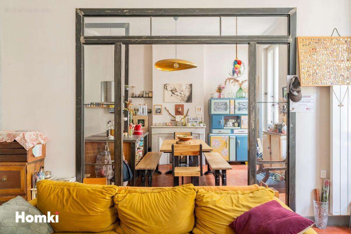 Appartement à MARSEILLE-1E