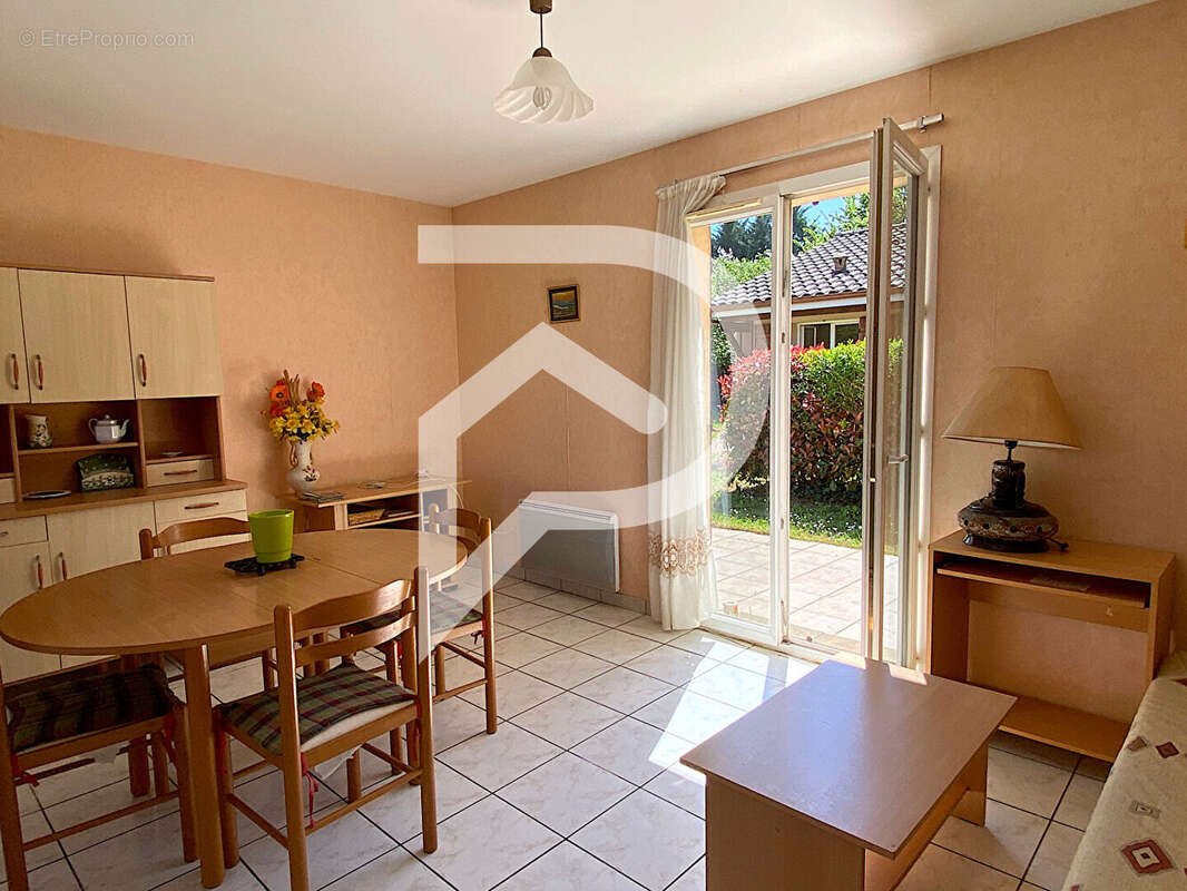 Maison à SAINT-SEURIN-SUR-L&#039;ISLE