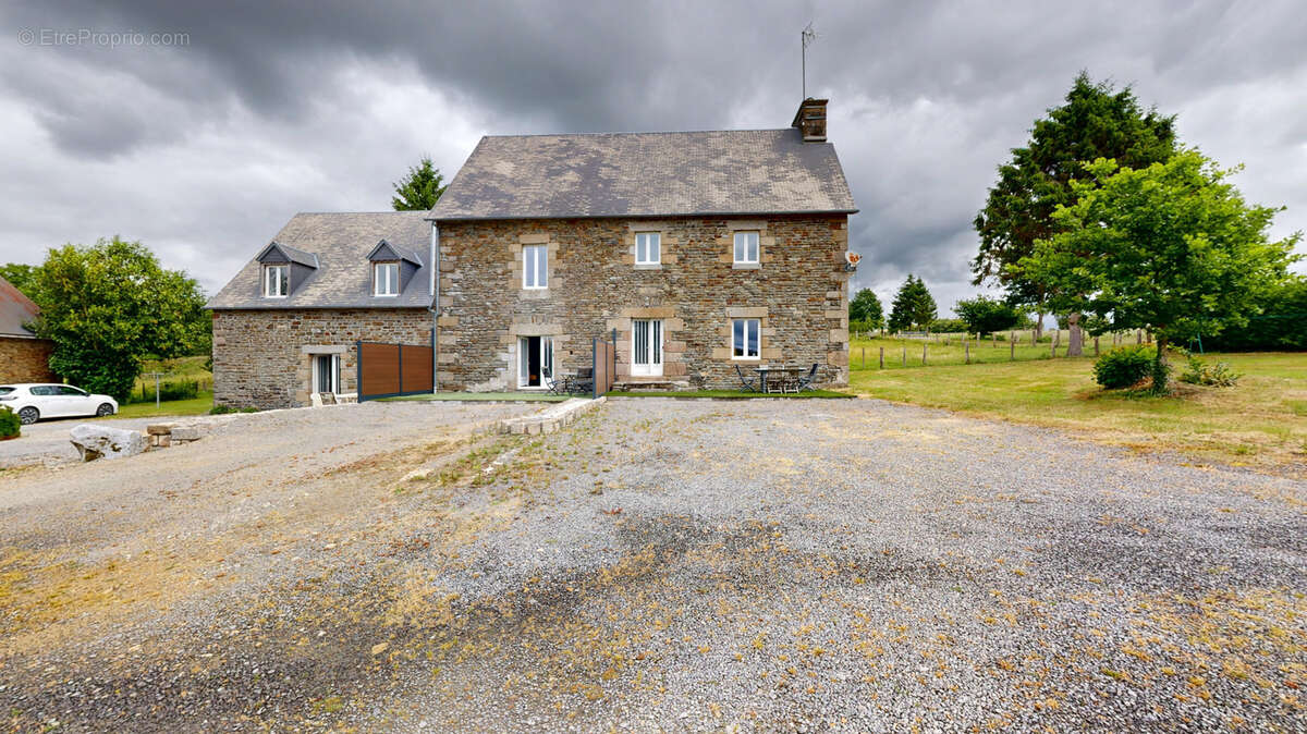 Ensemble immobilier de caractère composé de 3 logements   225 m2 habitables   Terrain de 5 670 m2 - photo 23