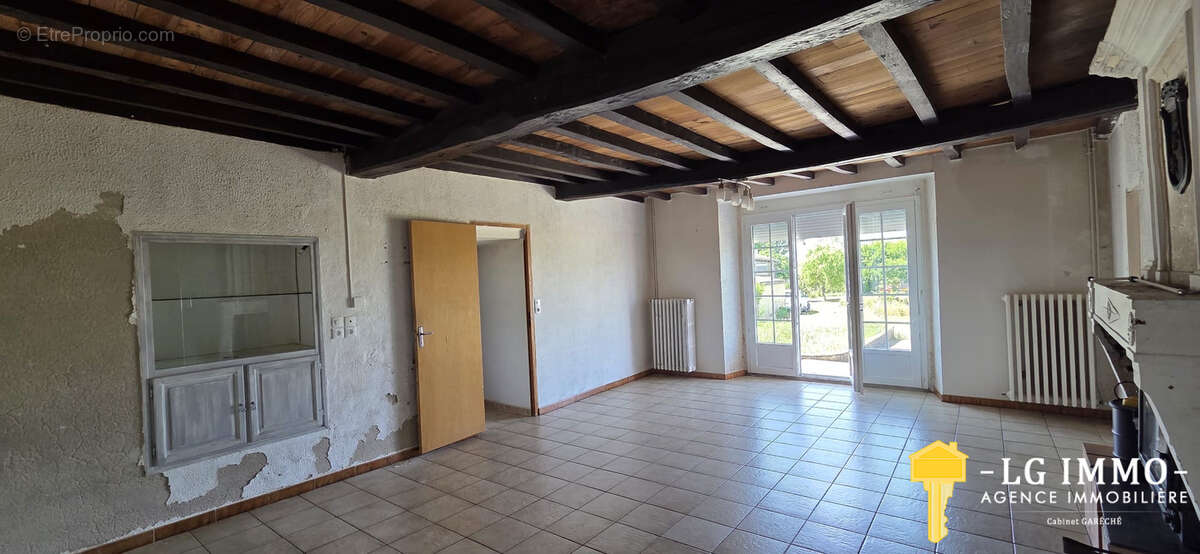 Maison à SAINT-ROMAIN-SUR-GIRONDE