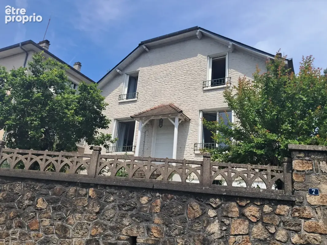 Maison à ARNAC-POMPADOUR