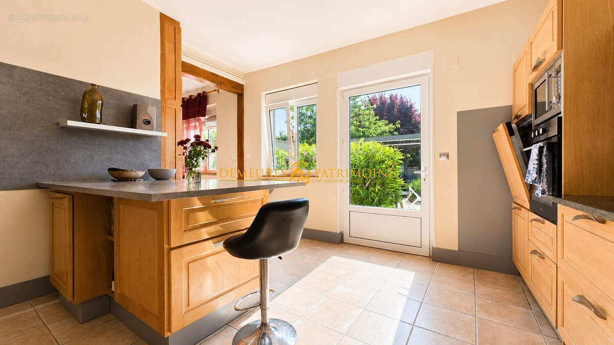 Maison 182 m² à Saint-Yrieix-Sur-Charente  - photo 8