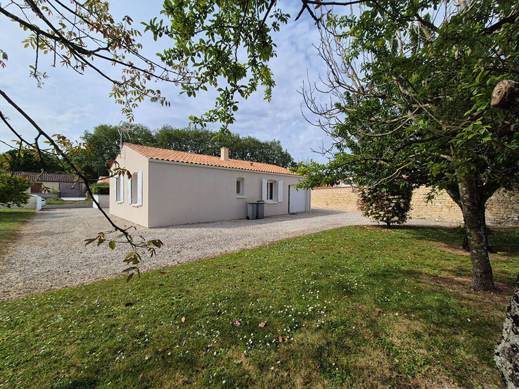 Maison à SURGERES